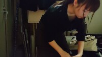 飲食店のアルバイトさんの着替え1