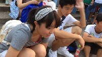 イベント会場で可愛い子の胸チラ