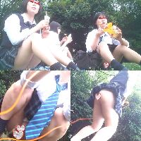 【高画質】学校のガチ友達4人で公園に♡無邪気にバドミントンと縄跳びやって大はしゃぎお宝制服パンチラ映