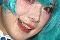コスプレイヤーの顔面アップ240