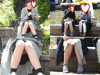 お座りお姉さん発見１３１！！大変です！！パンツが見えてますよ