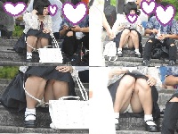 ＮＯ４：おっぴろげの綺麗なお姉さん！！パンティーが見えすぎです！！（笑）