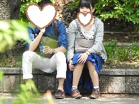 お座りお姉さん発見７２！！大変です！！パンツが見えてますよ
