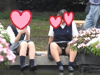 制服姿の可愛いコを発見！！（ＦＨＤ）大変です！！パンツが見えてますよ１