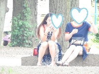 お座りお姉さん発見４５！！大変です！！パンツが見えてますよ
