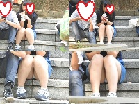 お姉さん発見１６７！！パンツよりも彼氏に夢中？大きな声で言えない状況