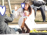 お座りお姉さん発見！！２７（ＦＨＤ）大変です！！パンツが見えてますよ