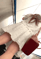 清楚めのお姉さんの逆さ撮り