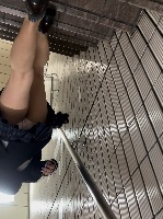JKのピンク生パンを逆さ鳥
