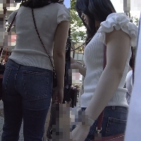 尻追尾2★屋外の街を歩くスレンダー美女のエロい尻