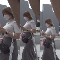 爆乳追尾記録＊スマホをいじりながら澄ました顔で街を歩く爆乳女子