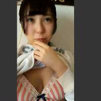 地味系女子が感じる表情アップで恥ずかしオナニー！