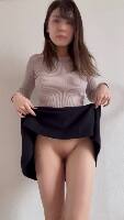 美人すぎるスリム巨乳女子がカメラに向けてマ◯コ全開！！