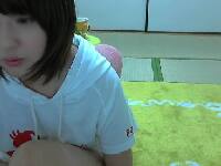 真面目そうな女の子がお部屋でローターいじり