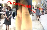 え？こんな美人店員さんがノーパン勤務？