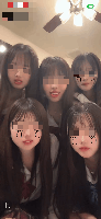 アイドル？超かわいい子達がベットの上でちらちら配信