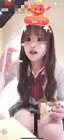 超かわいい制服姿で白パちらちら配信