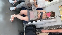 目の前でシコりたくなるエロい生足