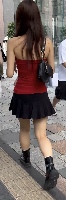 エロすぎる服装のお姉さんの生パンツ