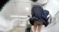 制服JKが強風でパンモロ